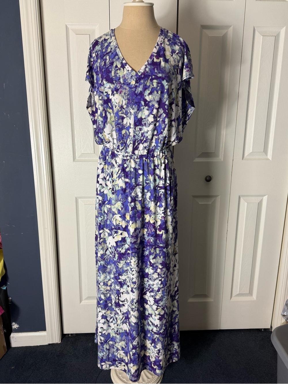 NWOT White House Black Market Floral Maxi Dress Summer/Spring Time 🪻 - Picture 4 of 16